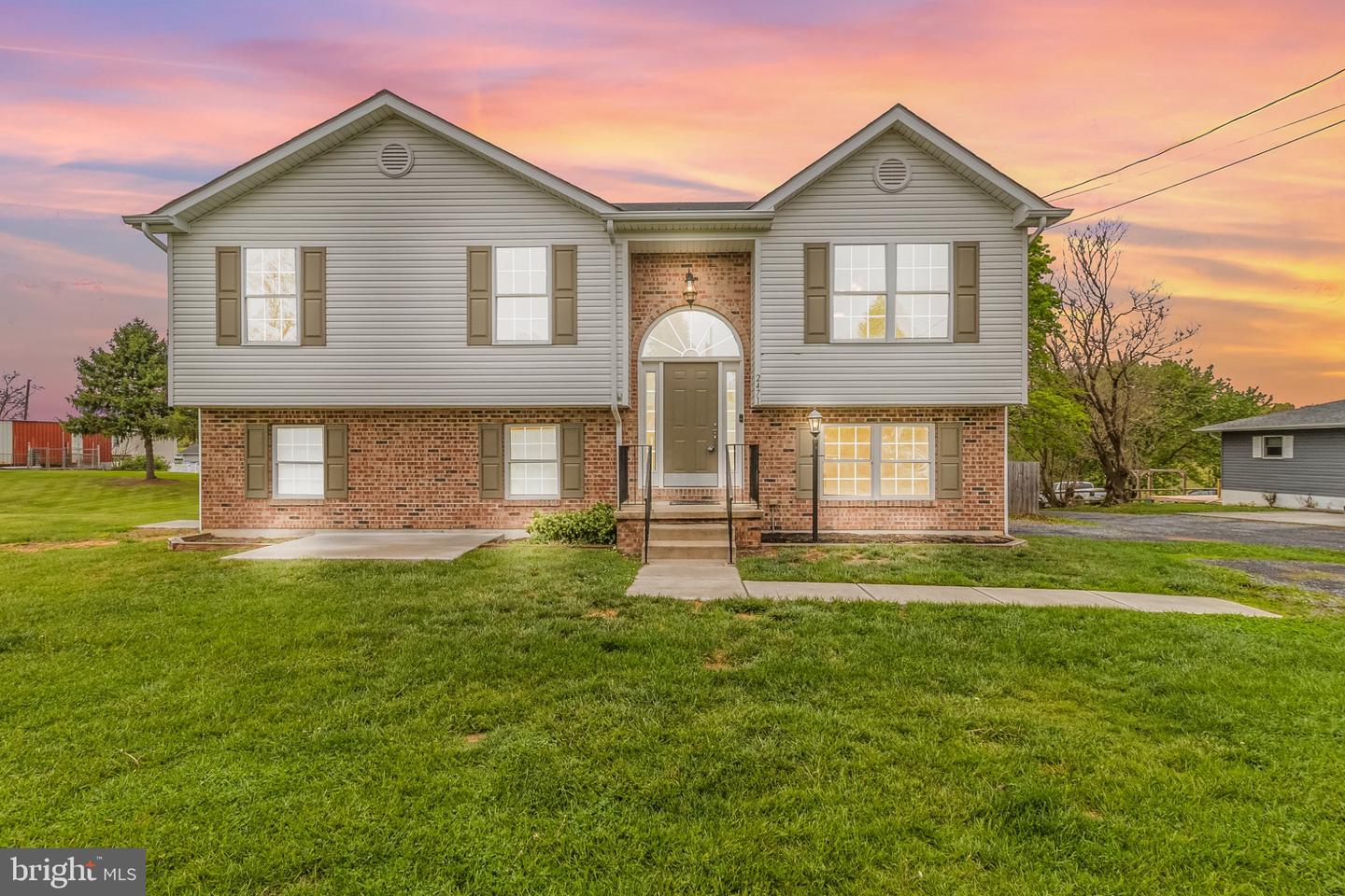 2471 Sulphur Springs Road, Inwood