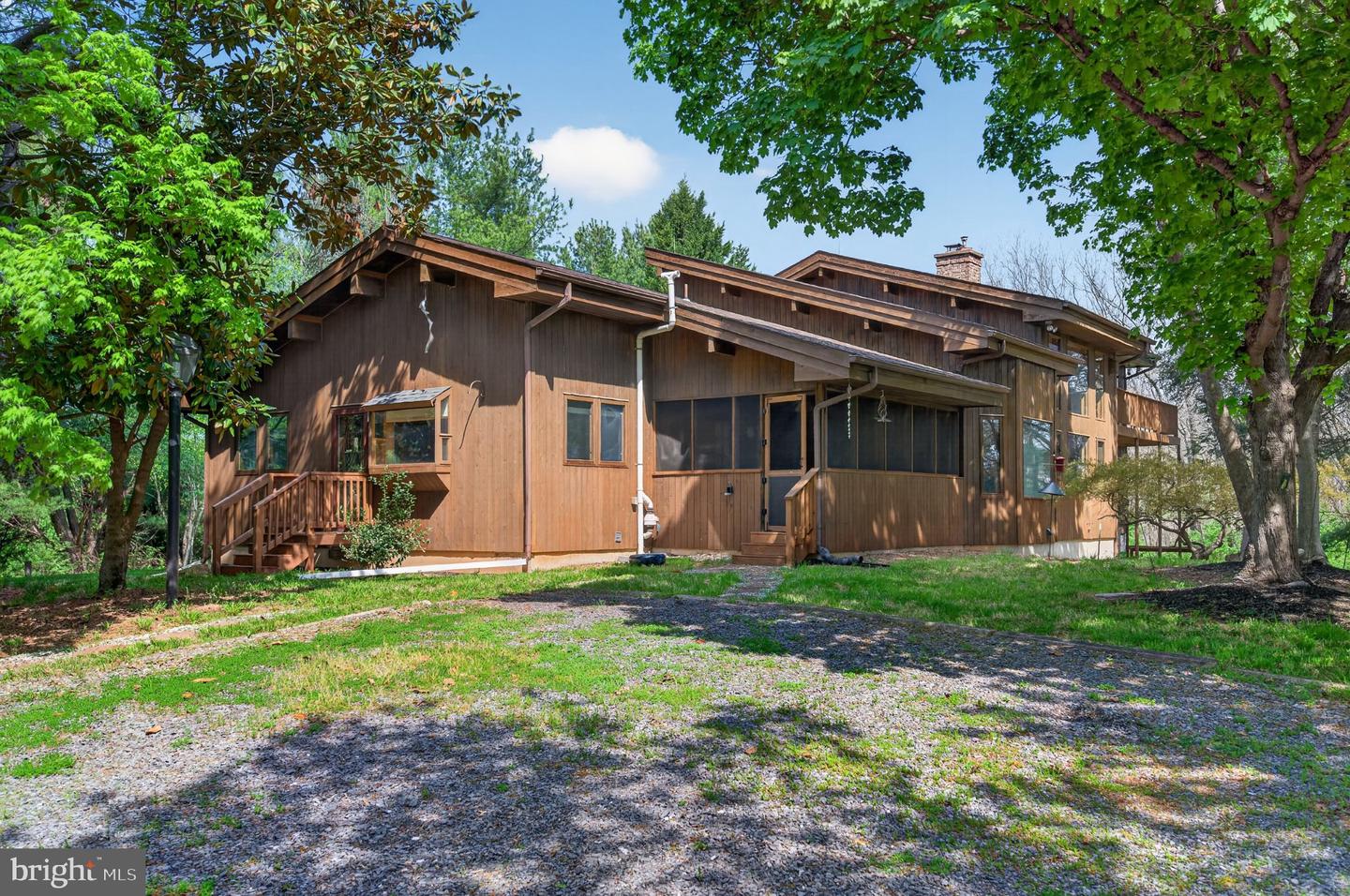 648 Abbie Lane
