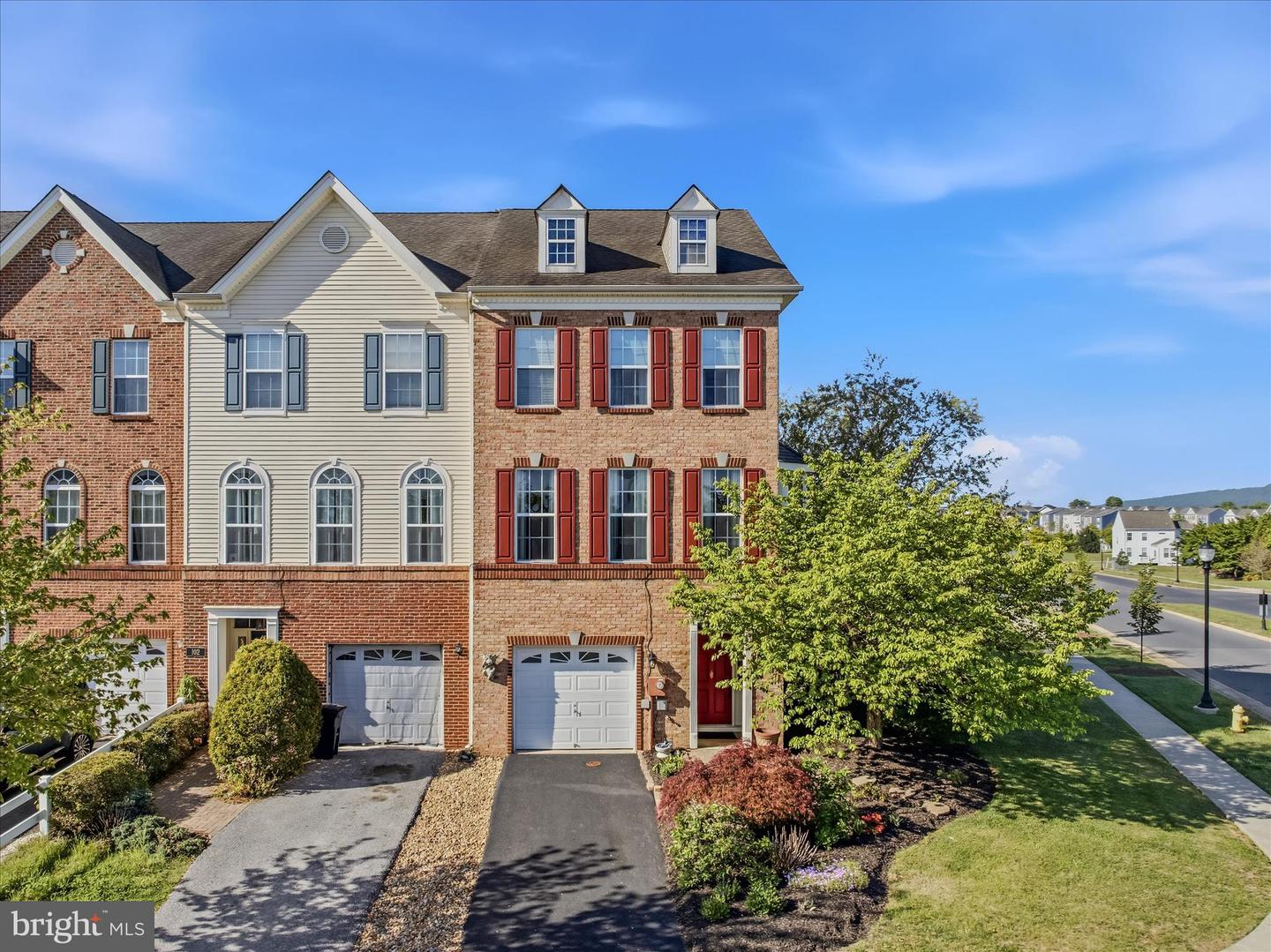 100 Darden Court E