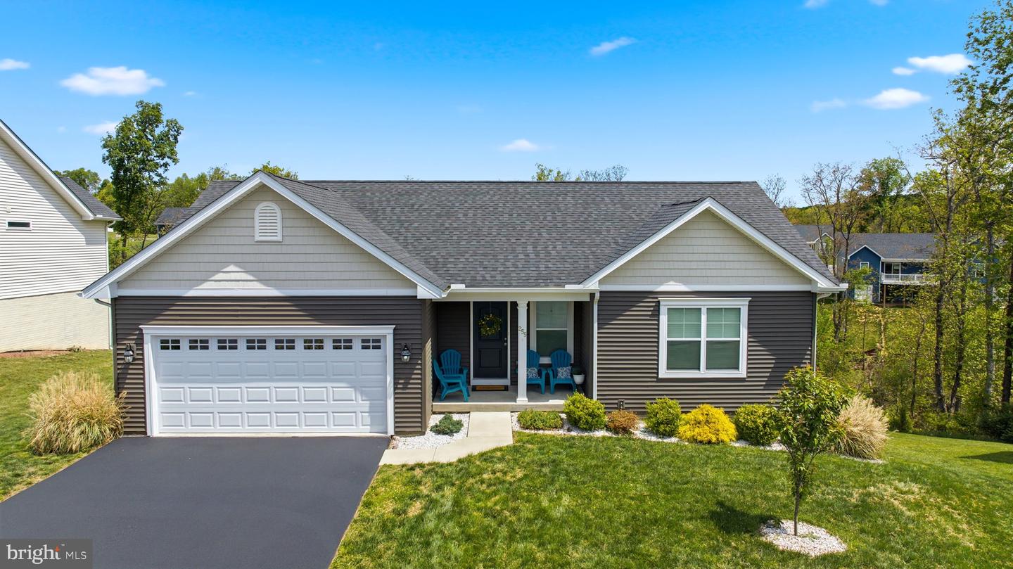 255 Quinella Court, Martinsburg