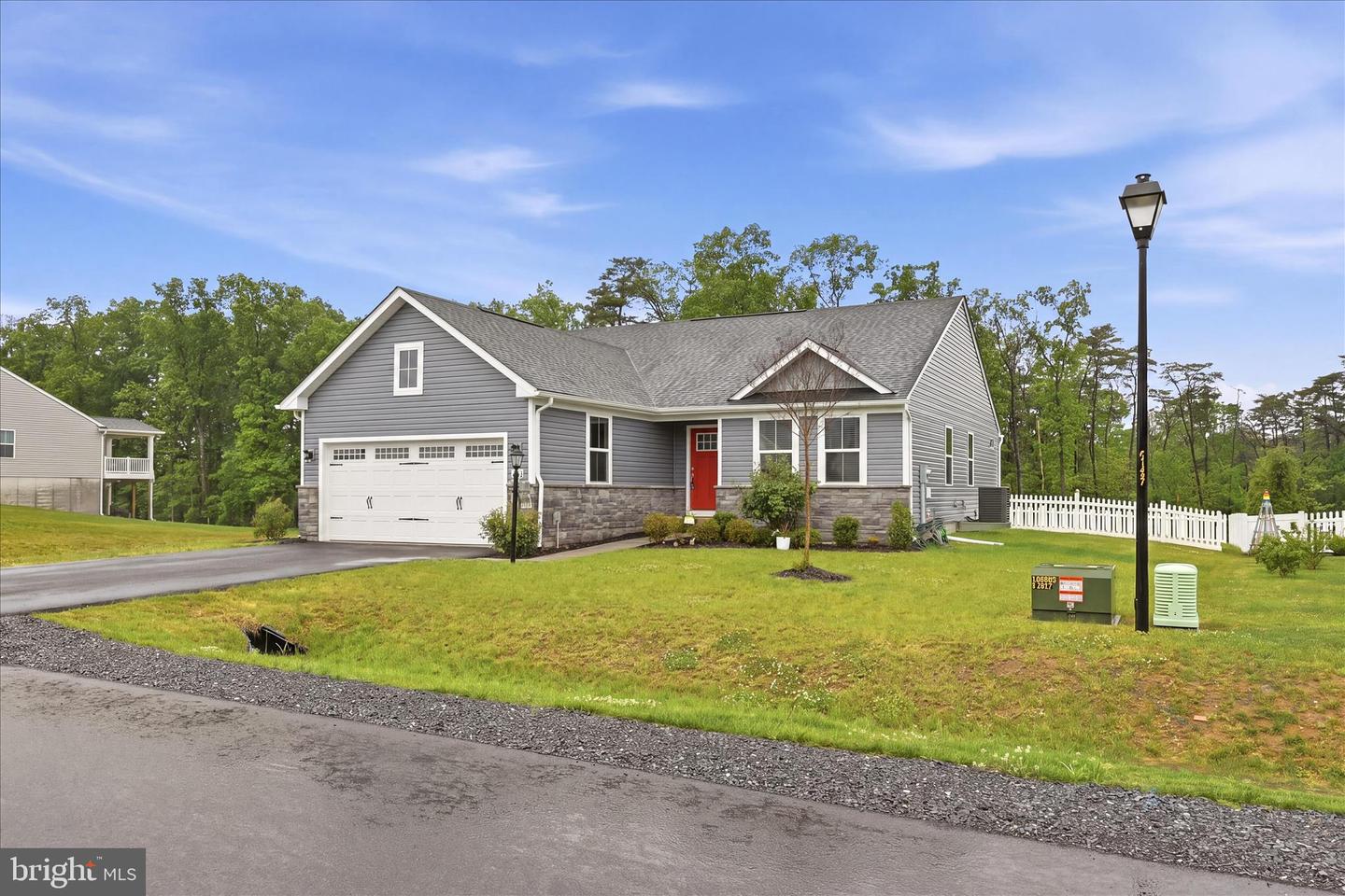111 Hydro Road, Inwood