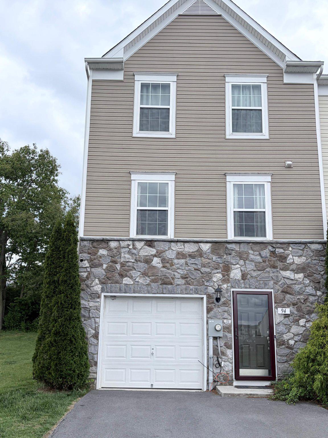 94 Teakwood Dr
