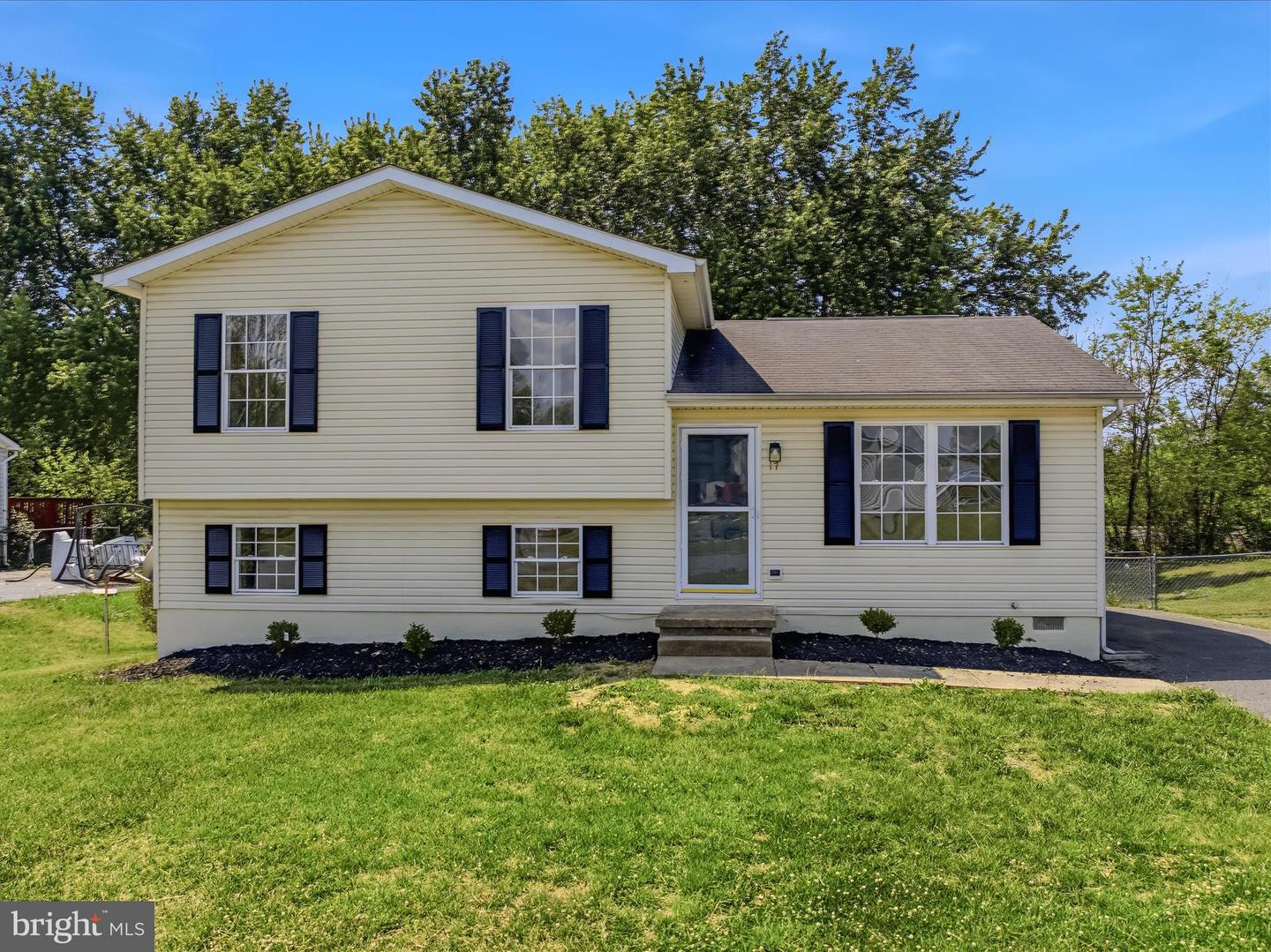 17 Midnoon Drive, Martinsburg