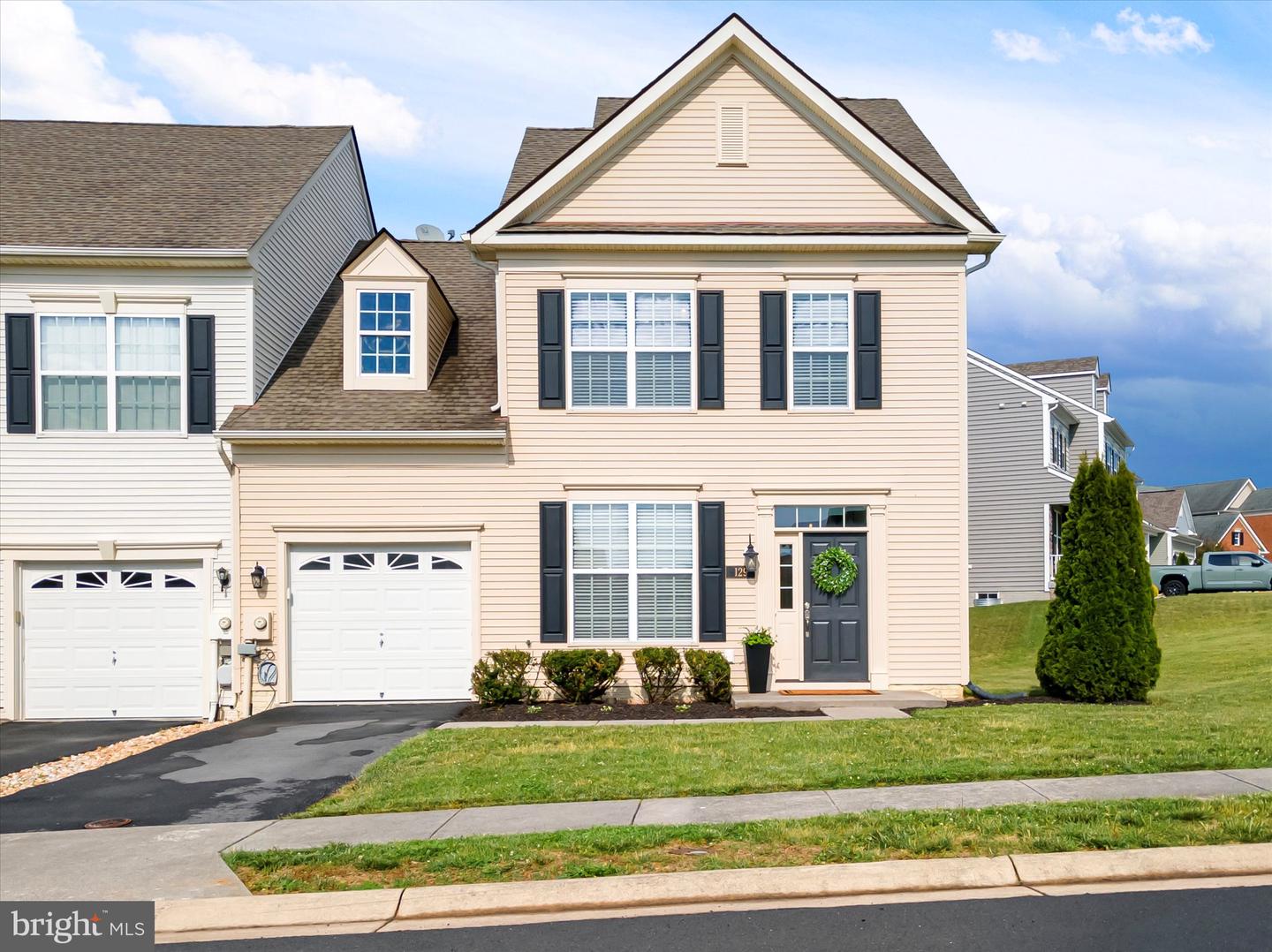 129 Strathmore Way E, Martinsburg