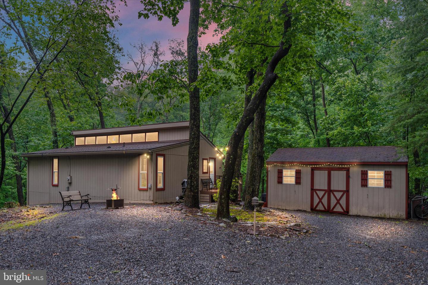 211 Cayuga Trl