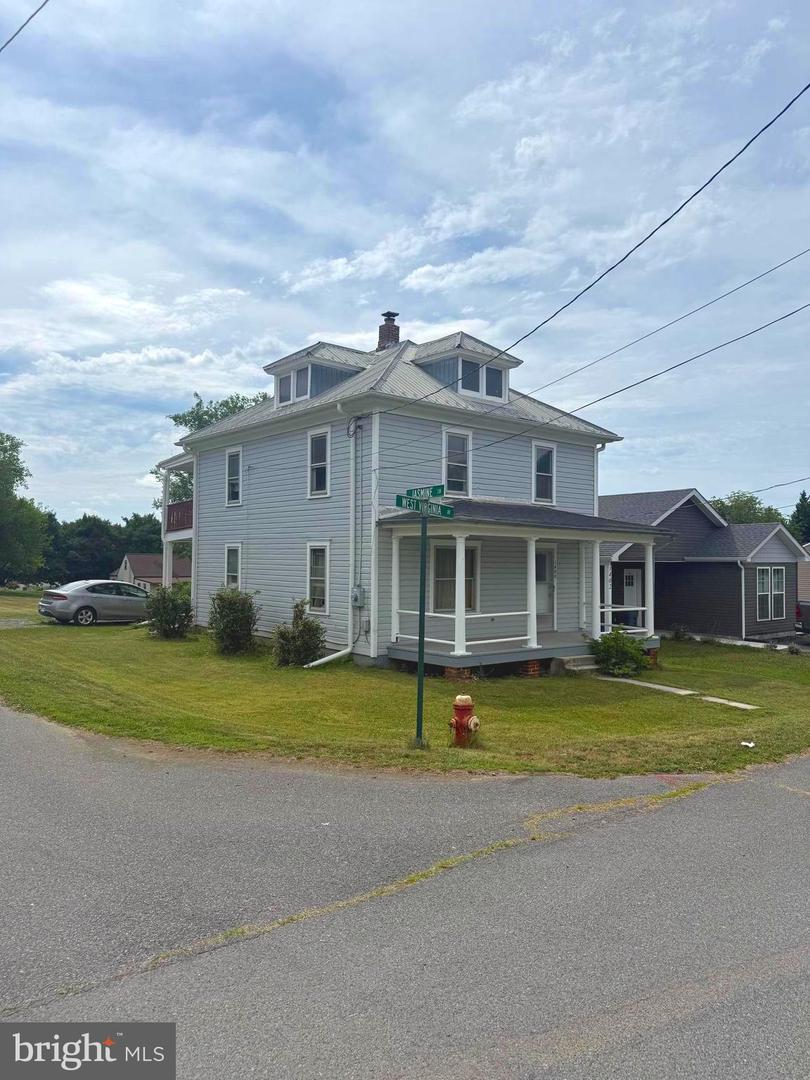 1400 West Virginia