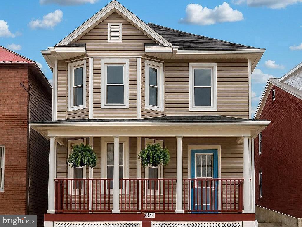 633 N Queen Street