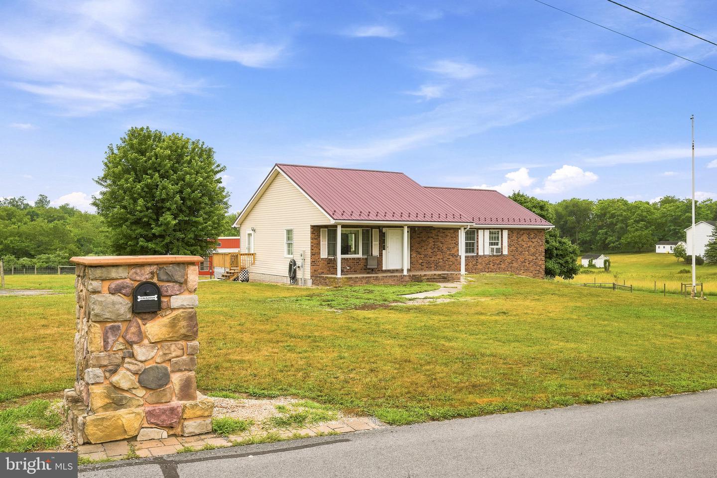 270 Falcon Drive