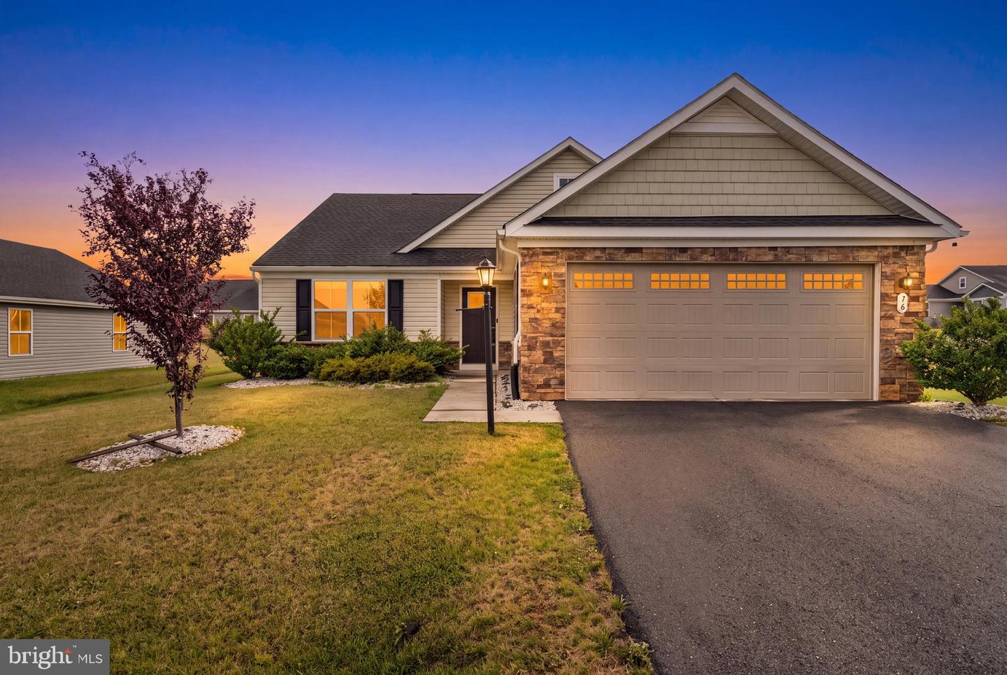 16 Opulent Court