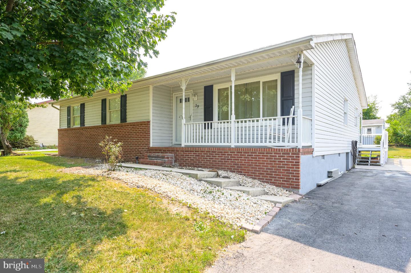 39 Rolling Meadows Drive