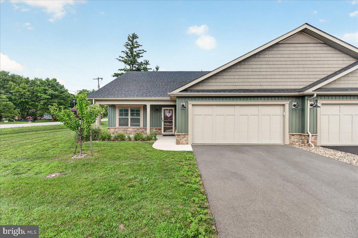 15 Grainfield Court, Martinsburg
