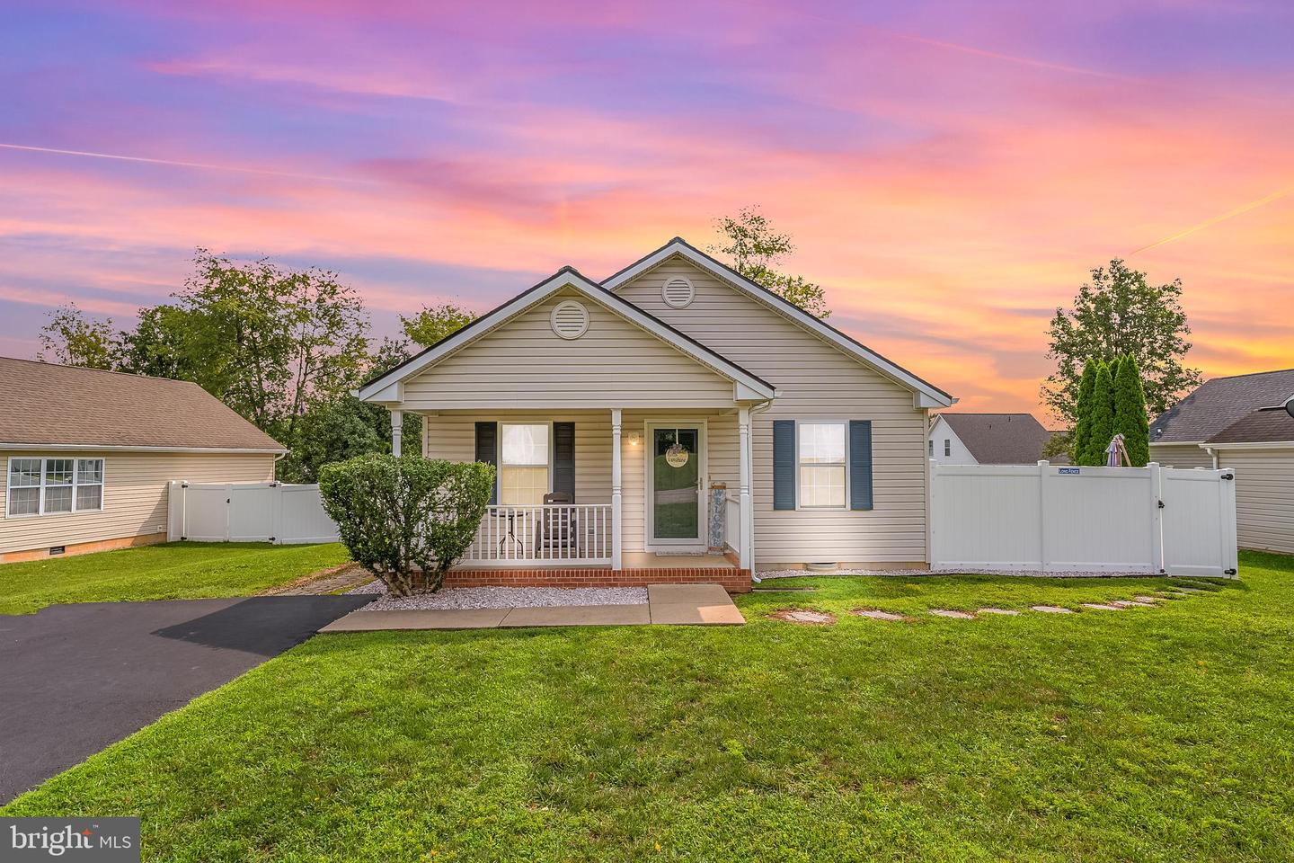 606 Artisan Way
