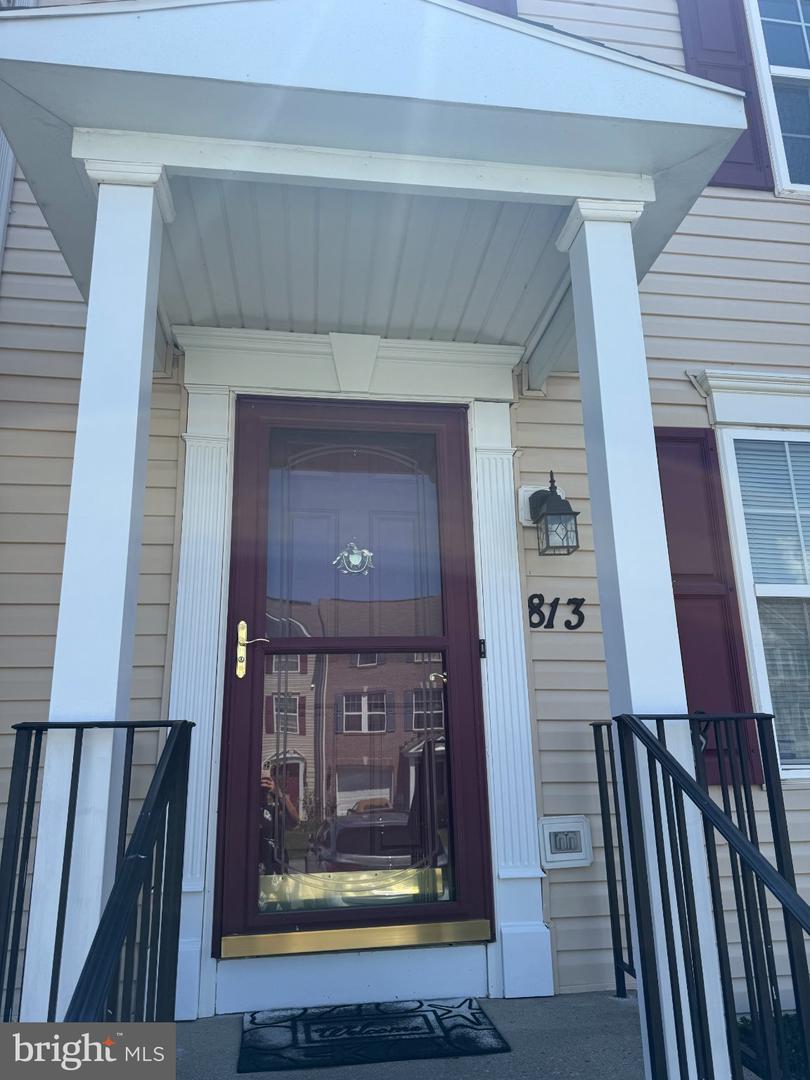813 Desota Way