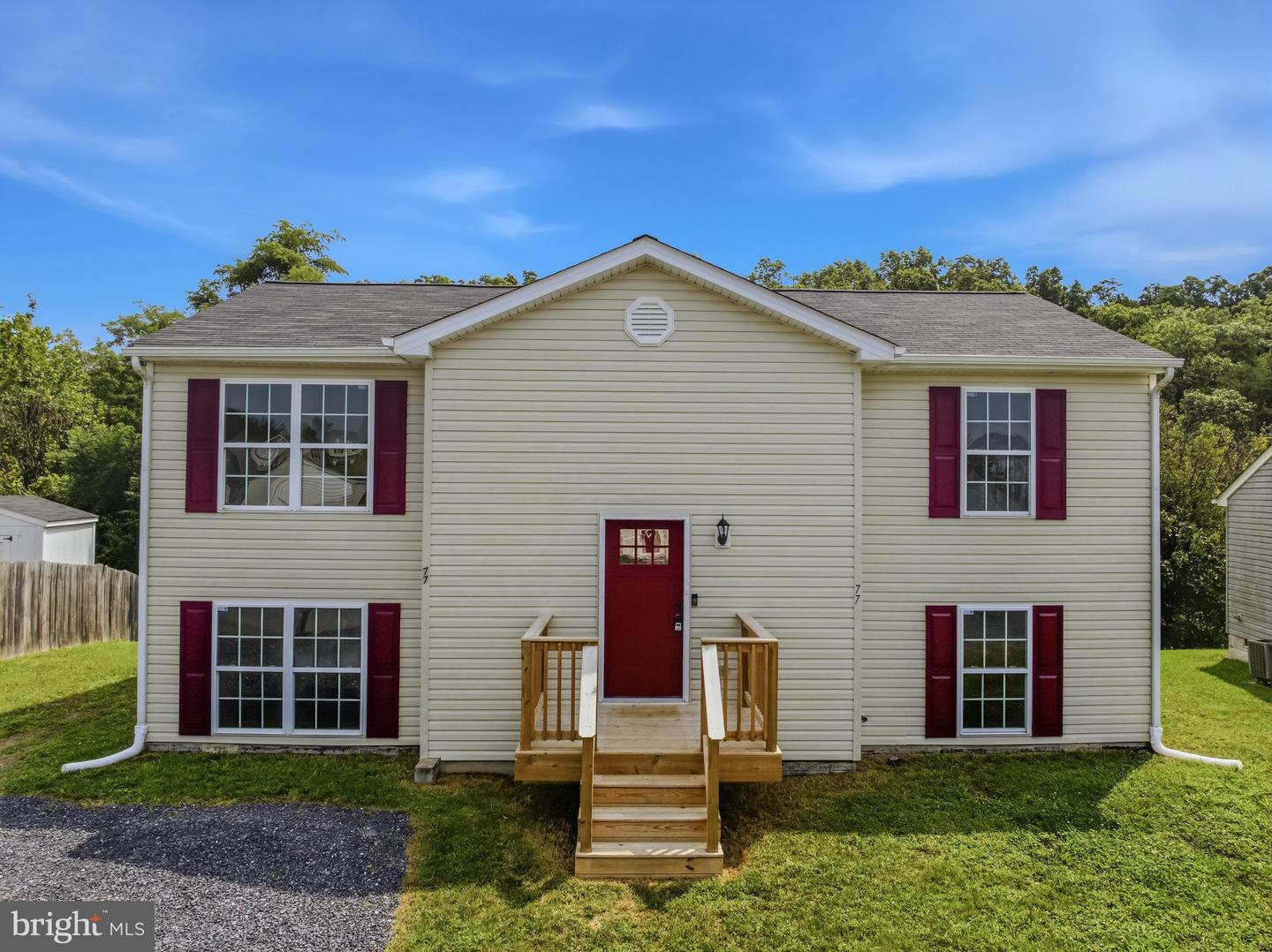 77 Eisenhower Circle