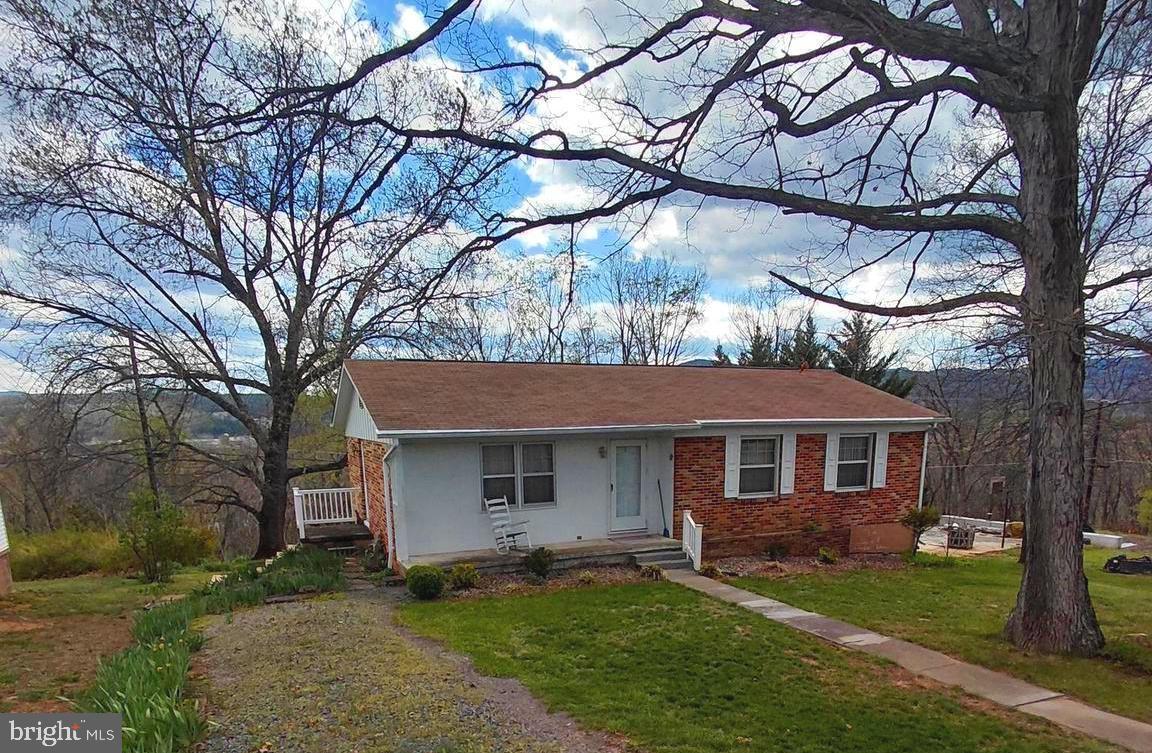 201 Woodlawn Drive