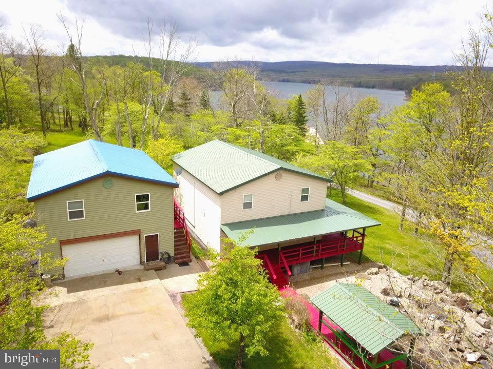106 N Rock Ridge Lane
