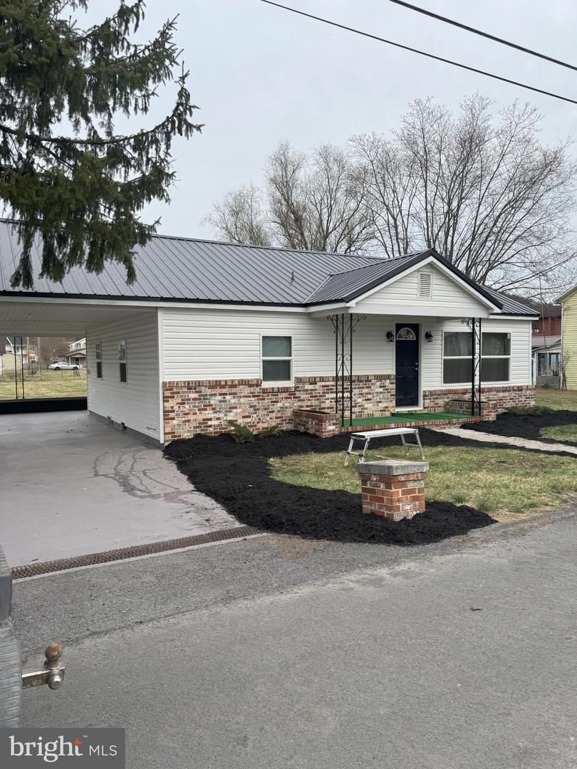 226 Chipley Lane, Moorefield