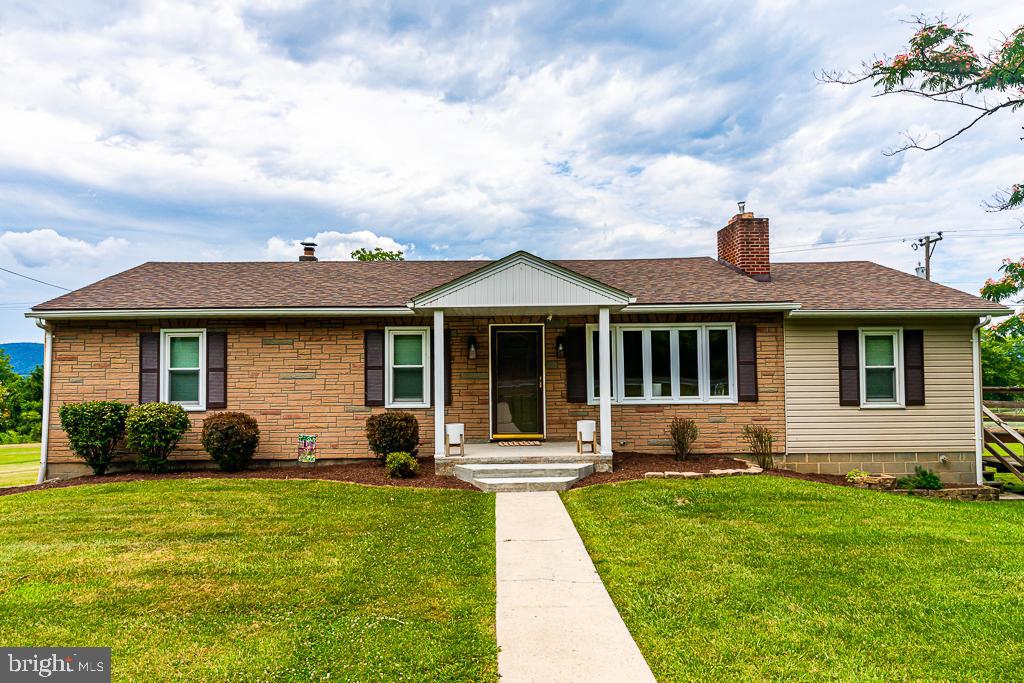 5888 Route 220 S, Moorefield