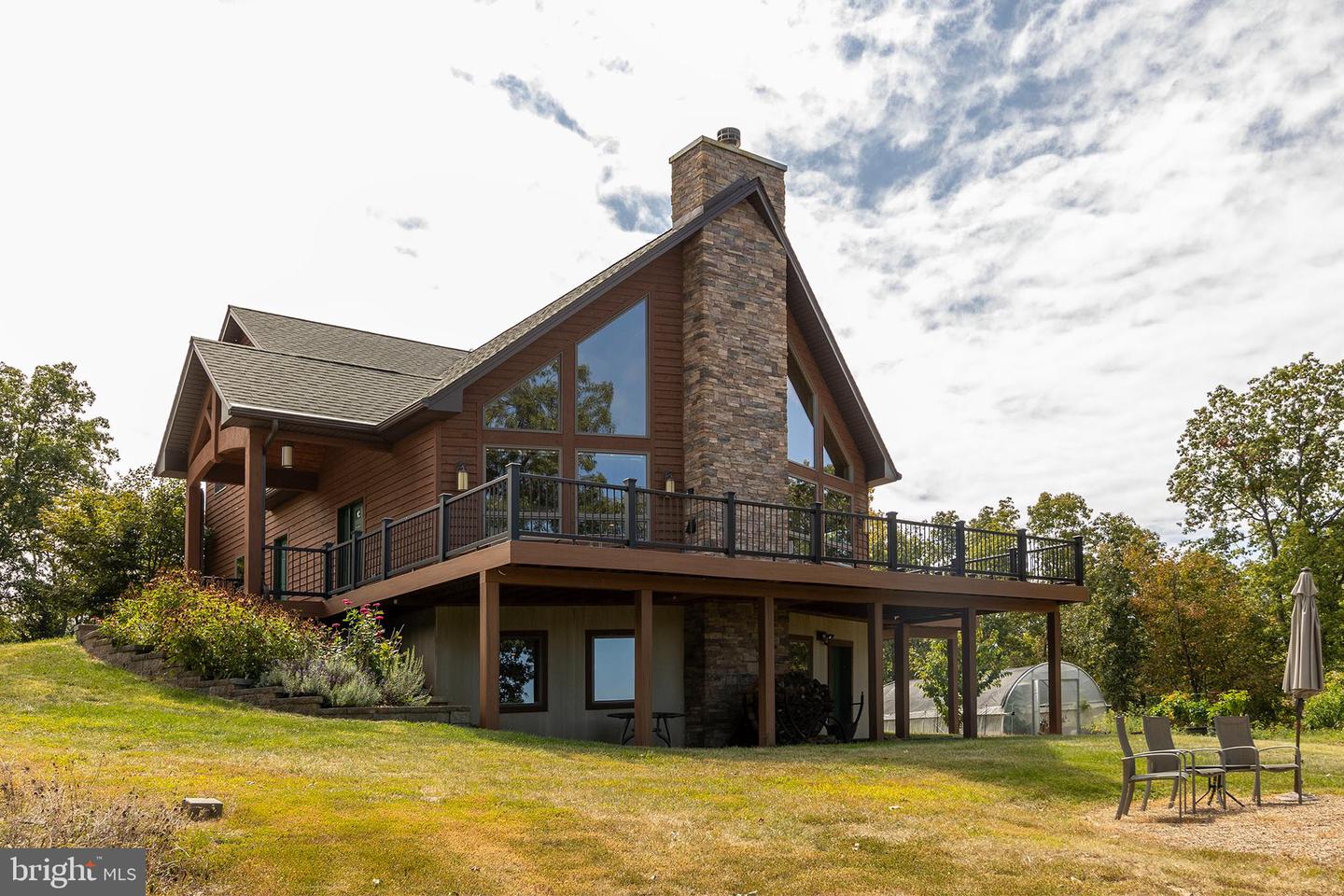 1415 Lockinger Ridge Road, Moorefield