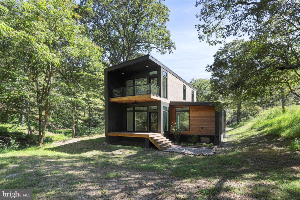 1956 Dove Hollow Road, Mathias