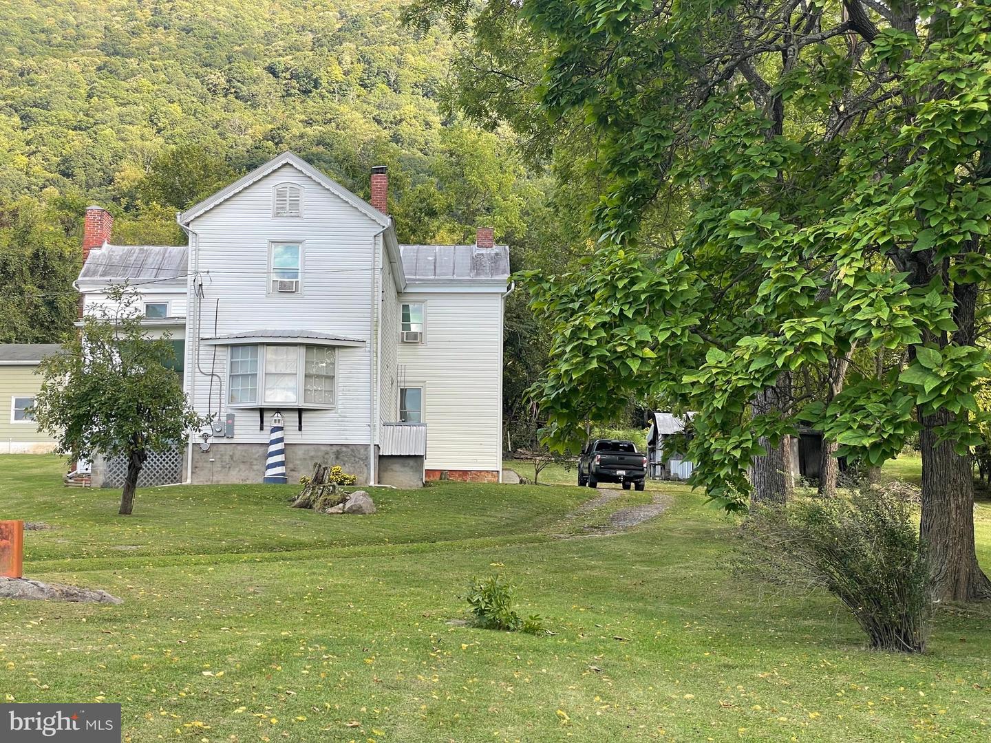 5723 Route 220 S, Moorefield