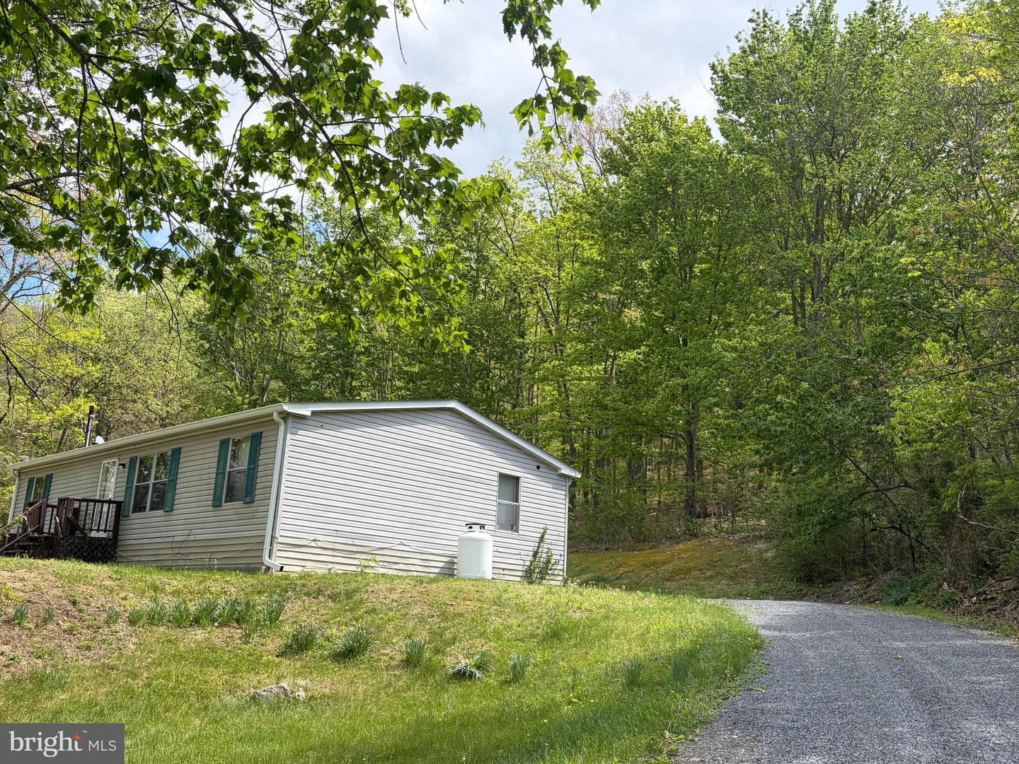 216 Walnut Drive, Moorefield