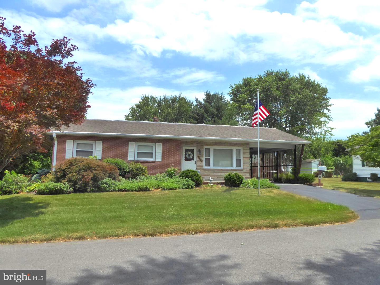 440 Center Avenue, Romney