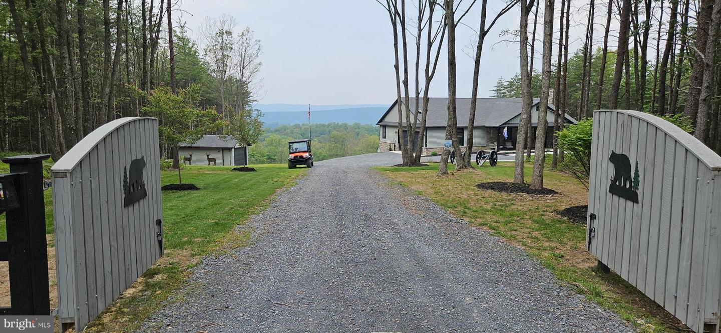 2204 Baker Mountain Drive, Yellow Spring