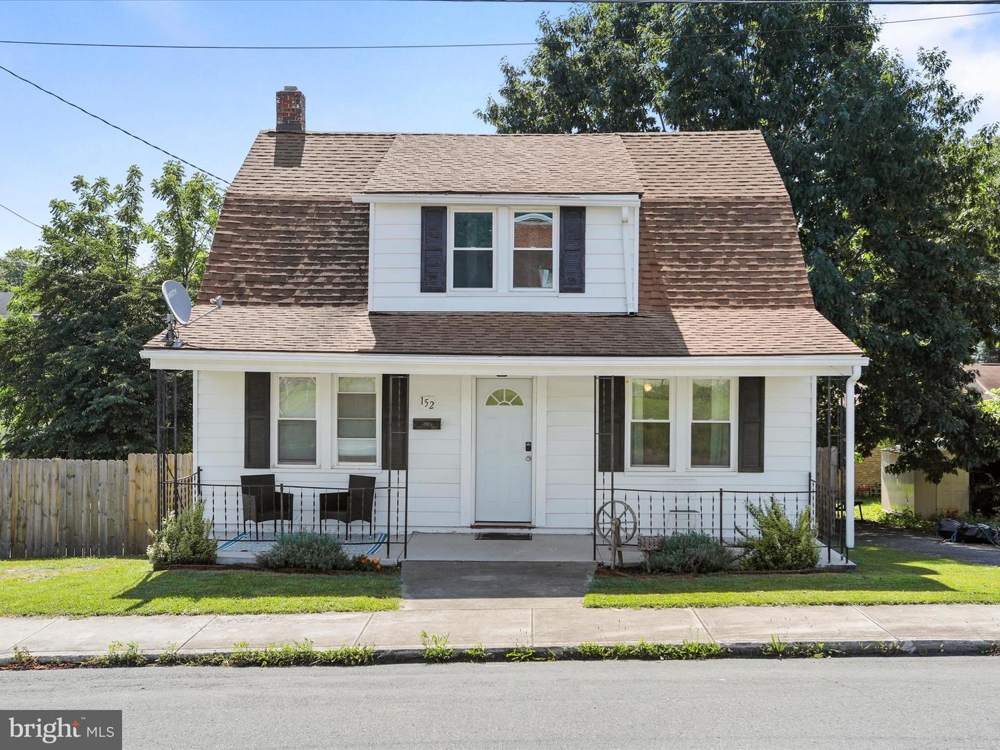 152 School Street, Romney