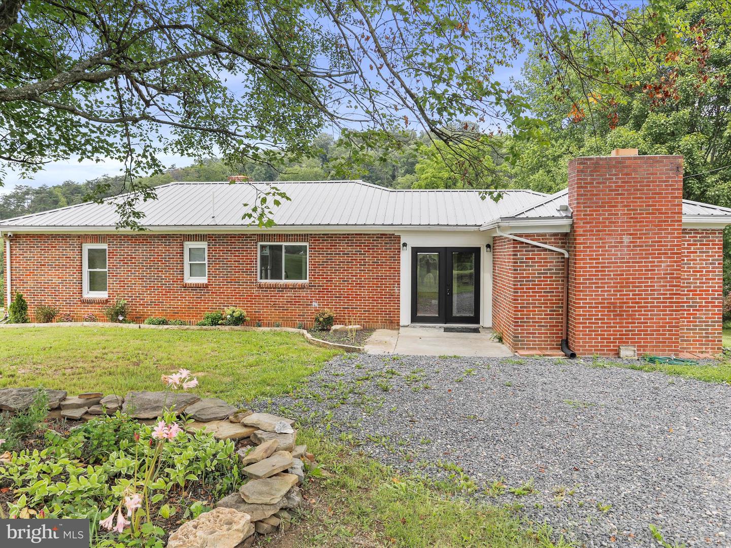 114 Blues Addition Road, Springfield