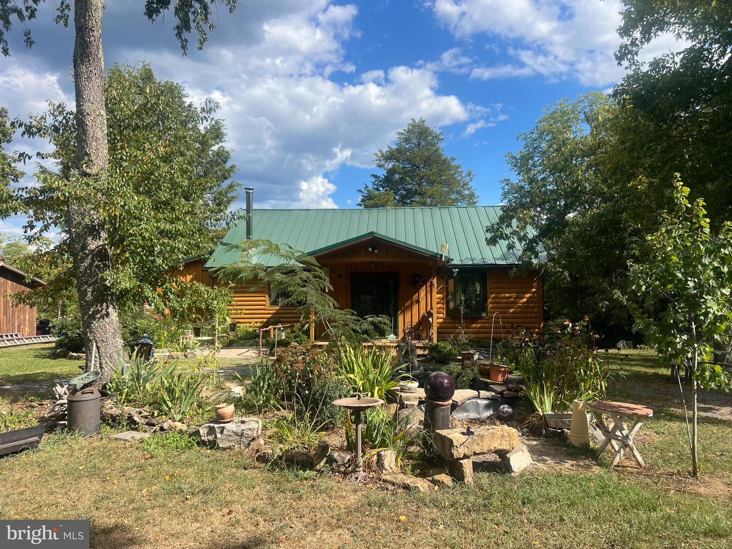 1194 Feller Dr, Levels