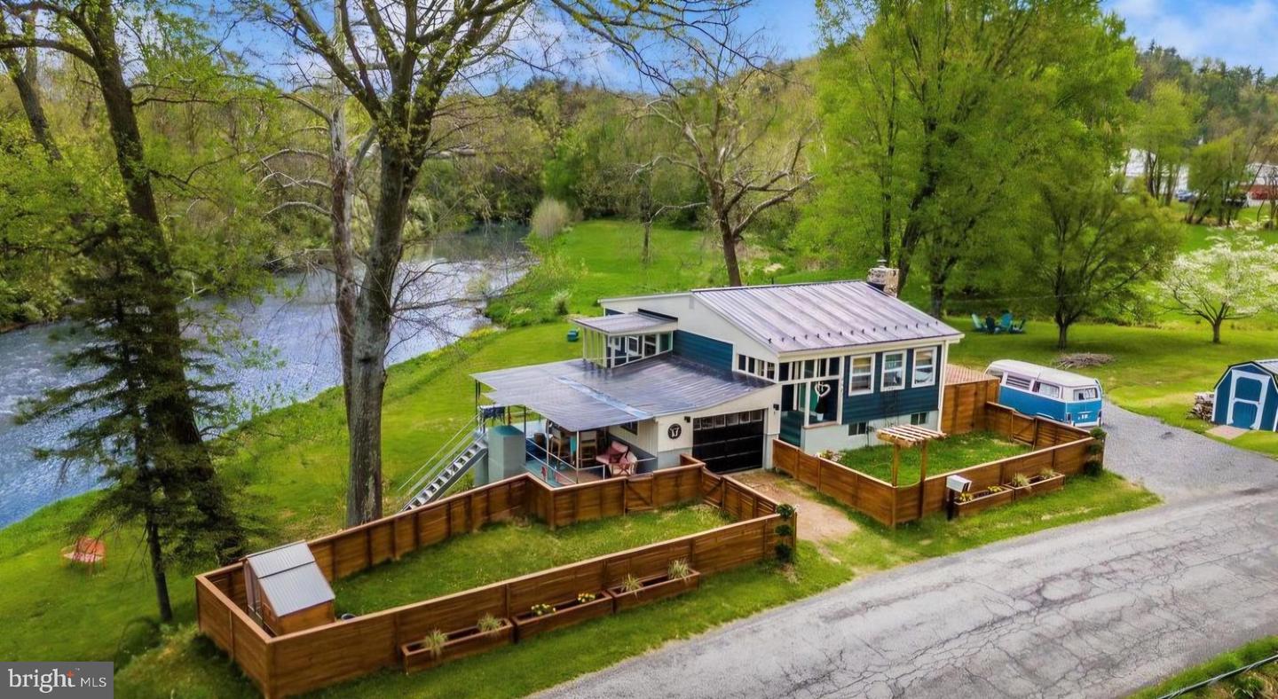 9987 Capon River Road, Yellow Spring