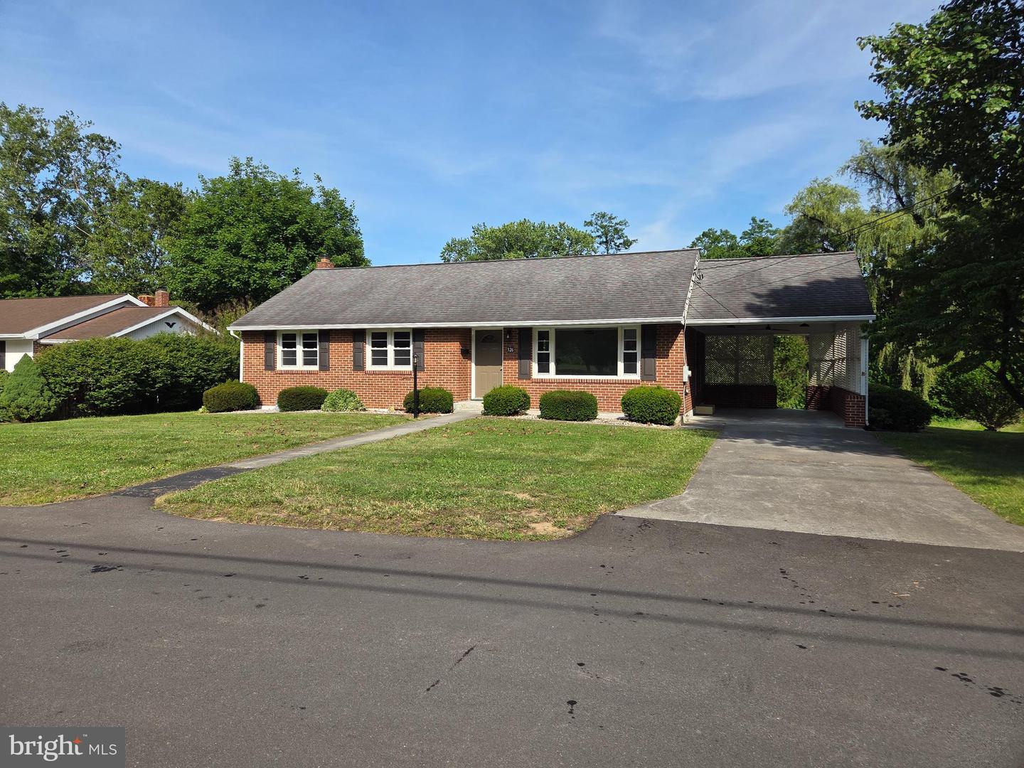 326 School Street, Romney