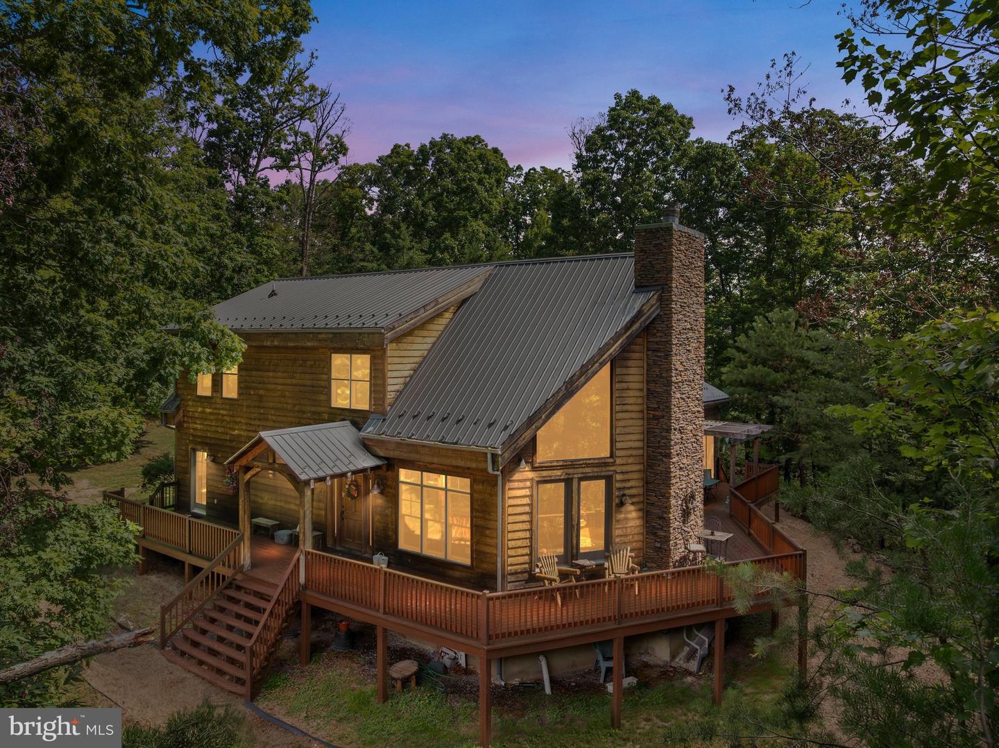 537 Lower Flats Drive