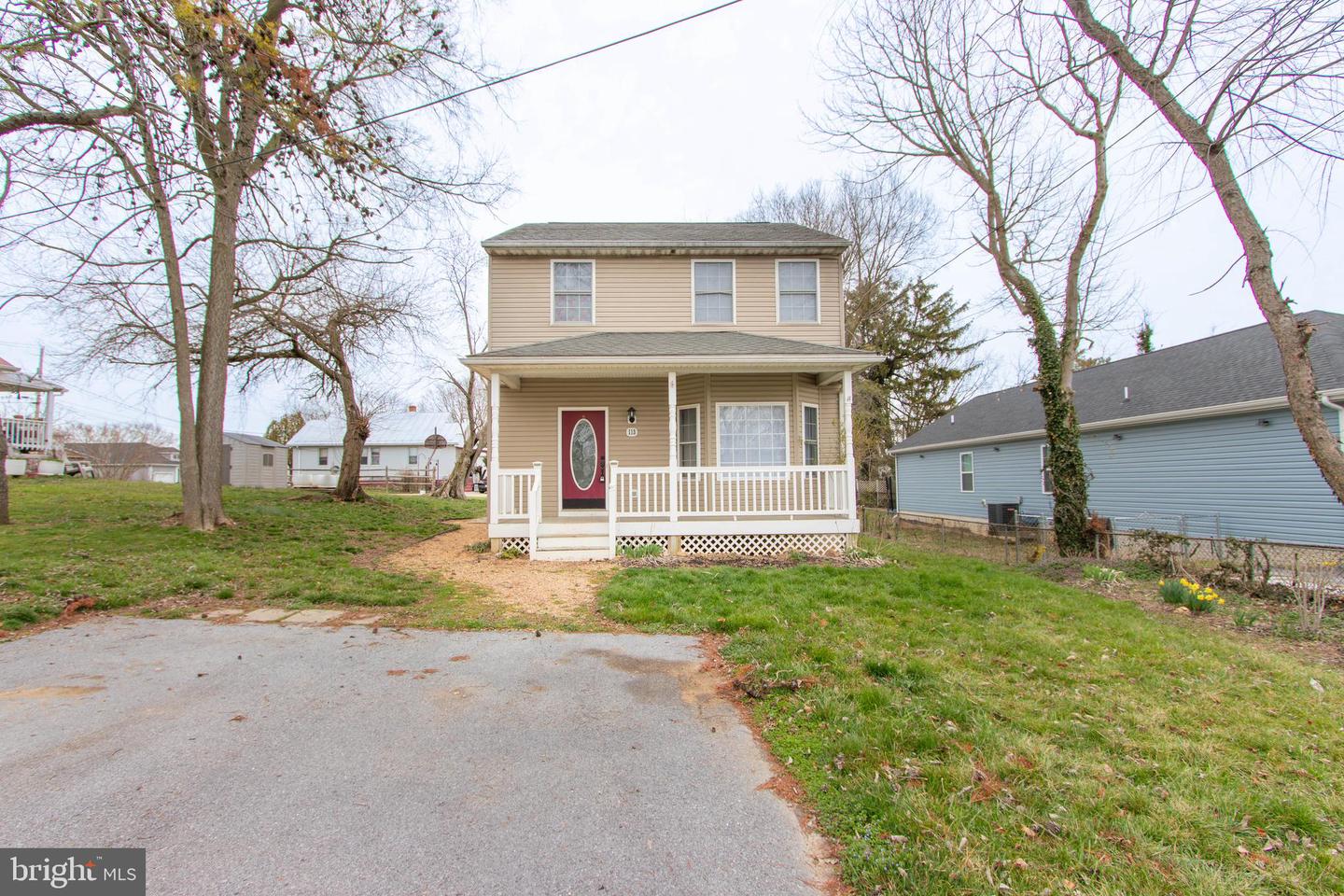113 Maple Avenue, Charles Town