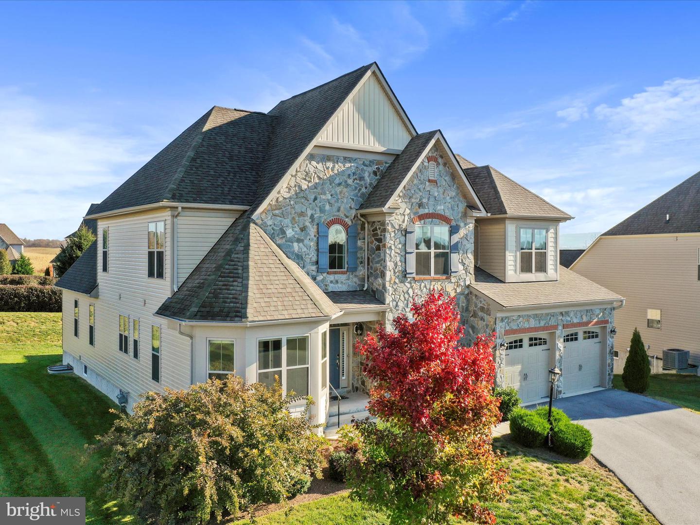 64 Robinson Way, Charles Town