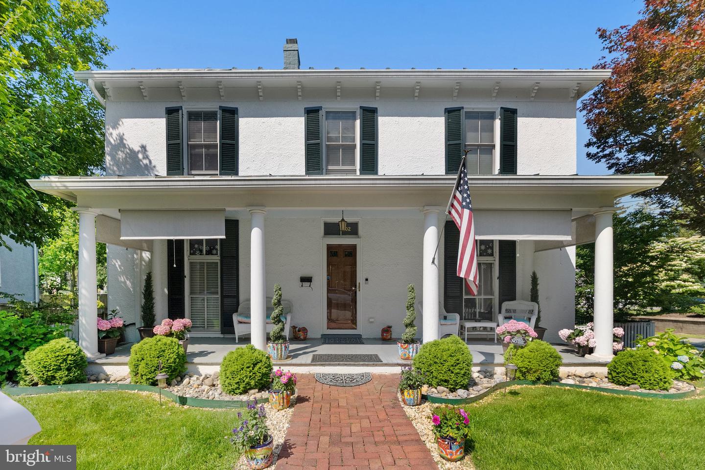 402 S Samuel Street, Charles Town