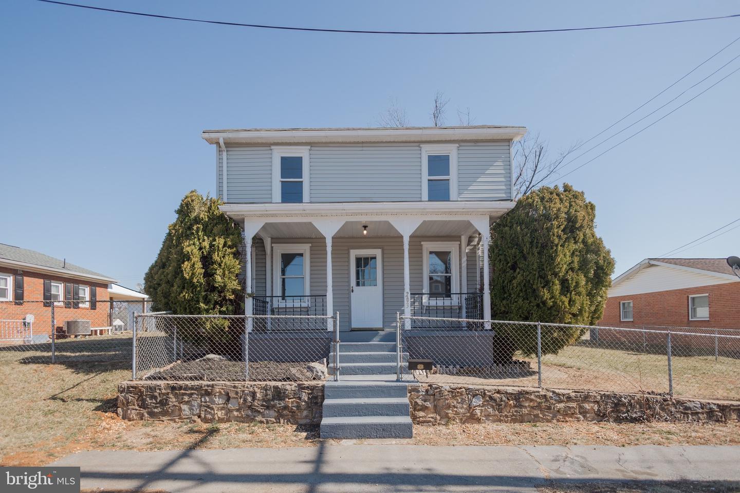 203 S George Street, Ranson