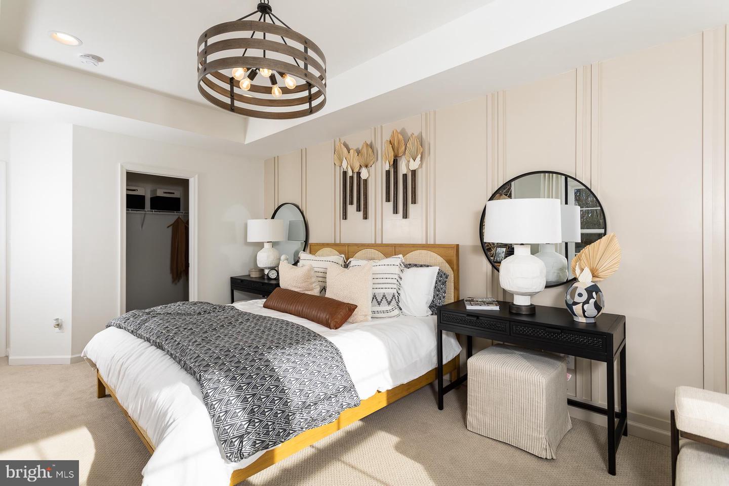 686 Newbury Street, Charles Town