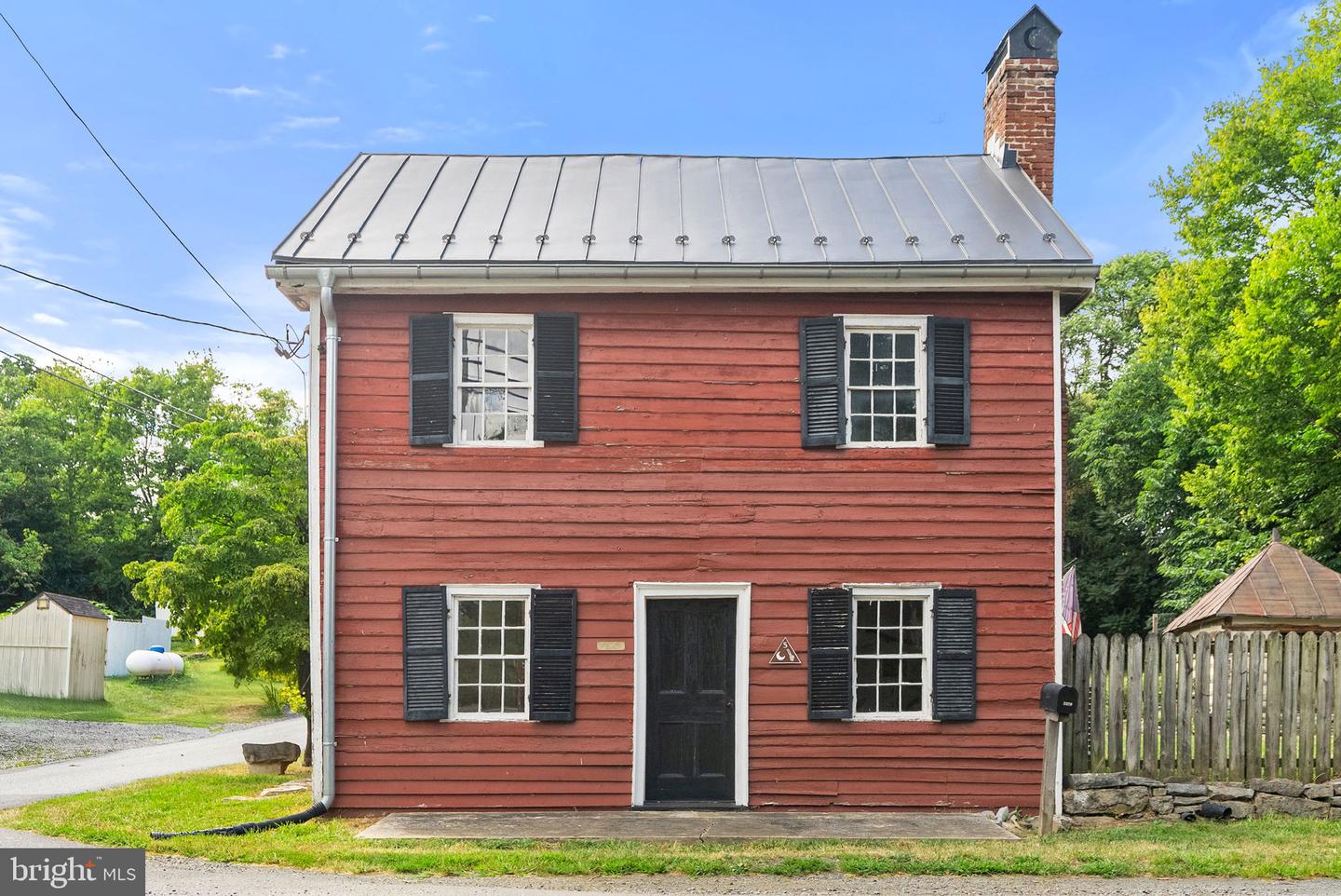 7379 Queen St, Middleway
