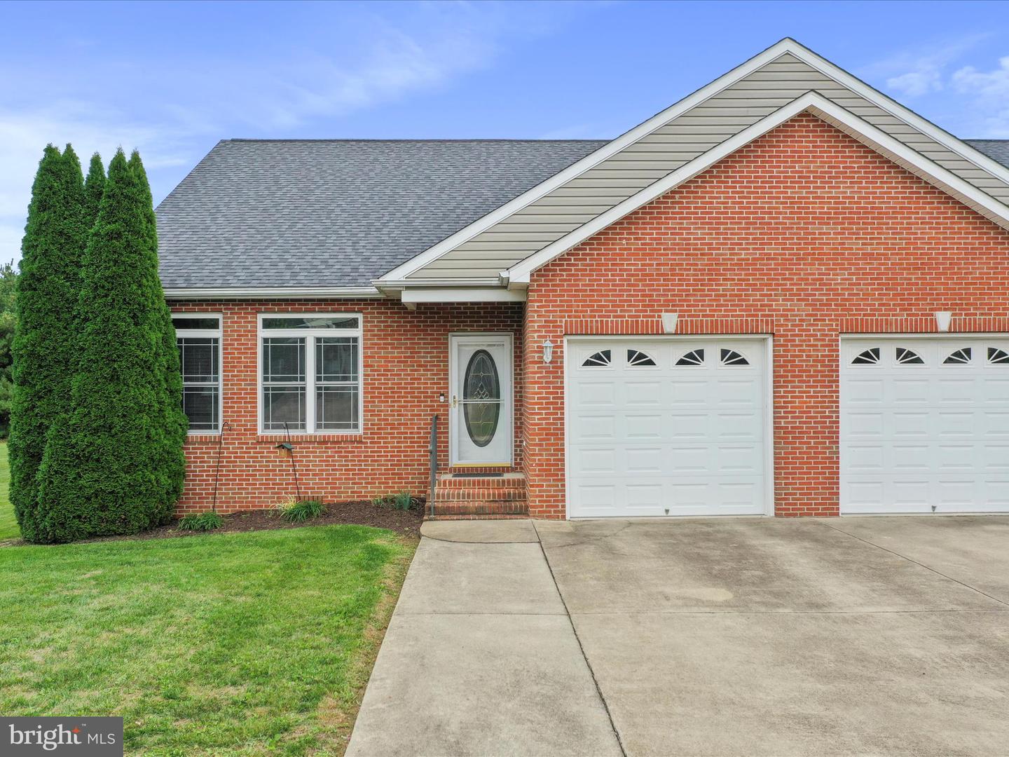 215 Brookline Drive, Charles Town