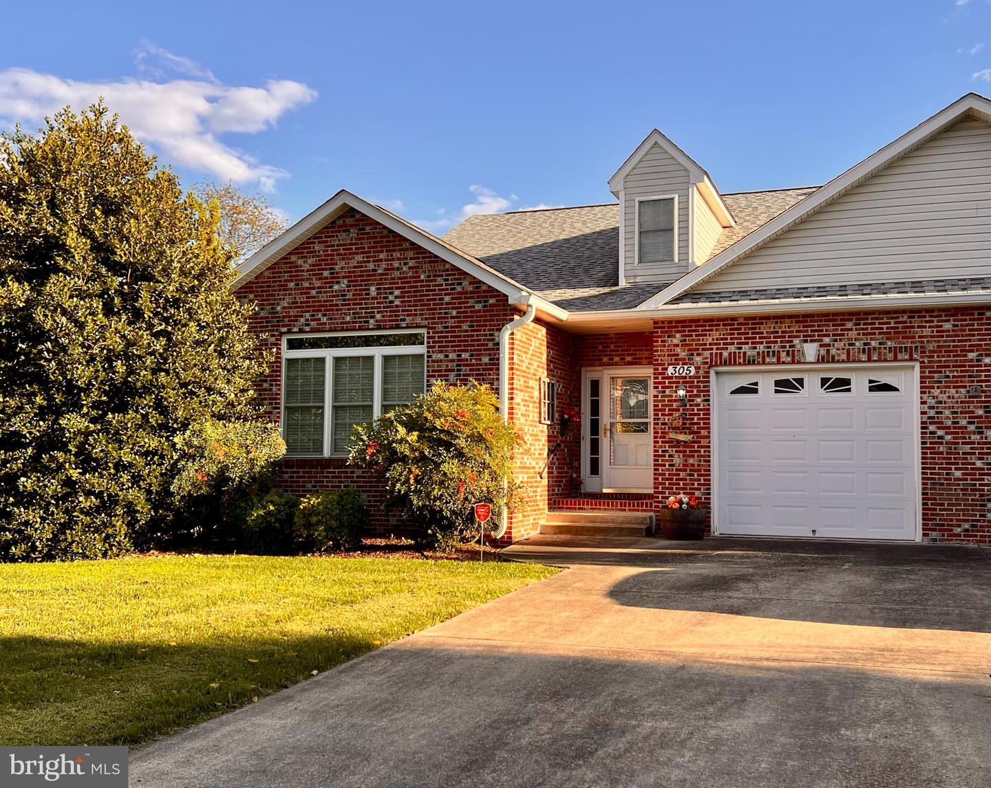 305 Brookline Drive, Charles Town