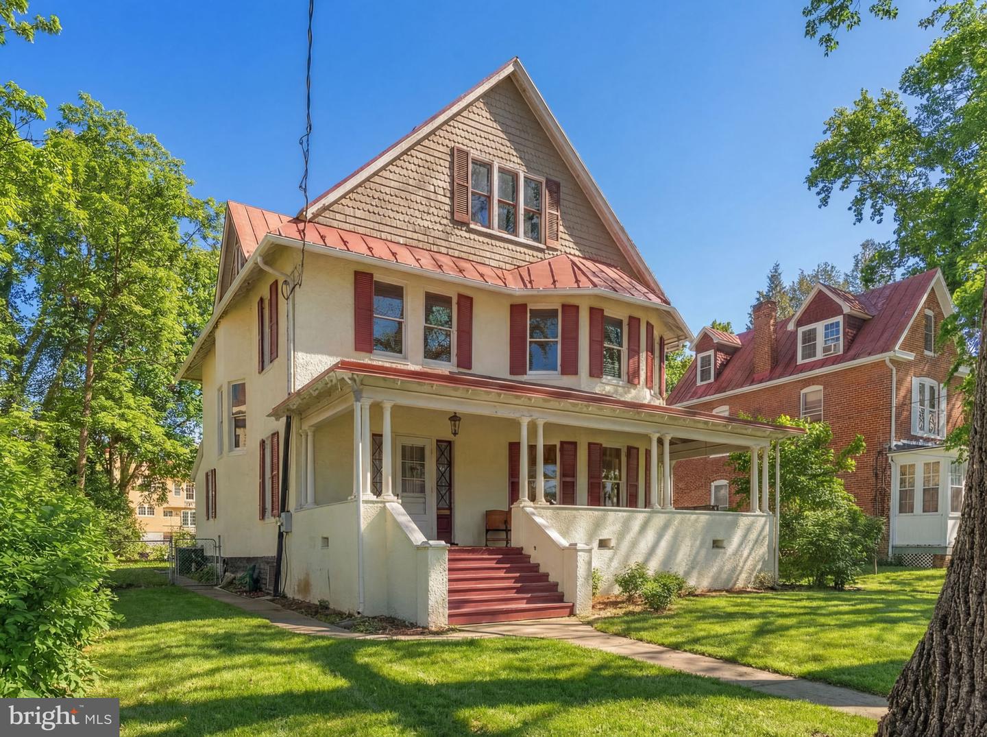 523 S George Street, Charles Town