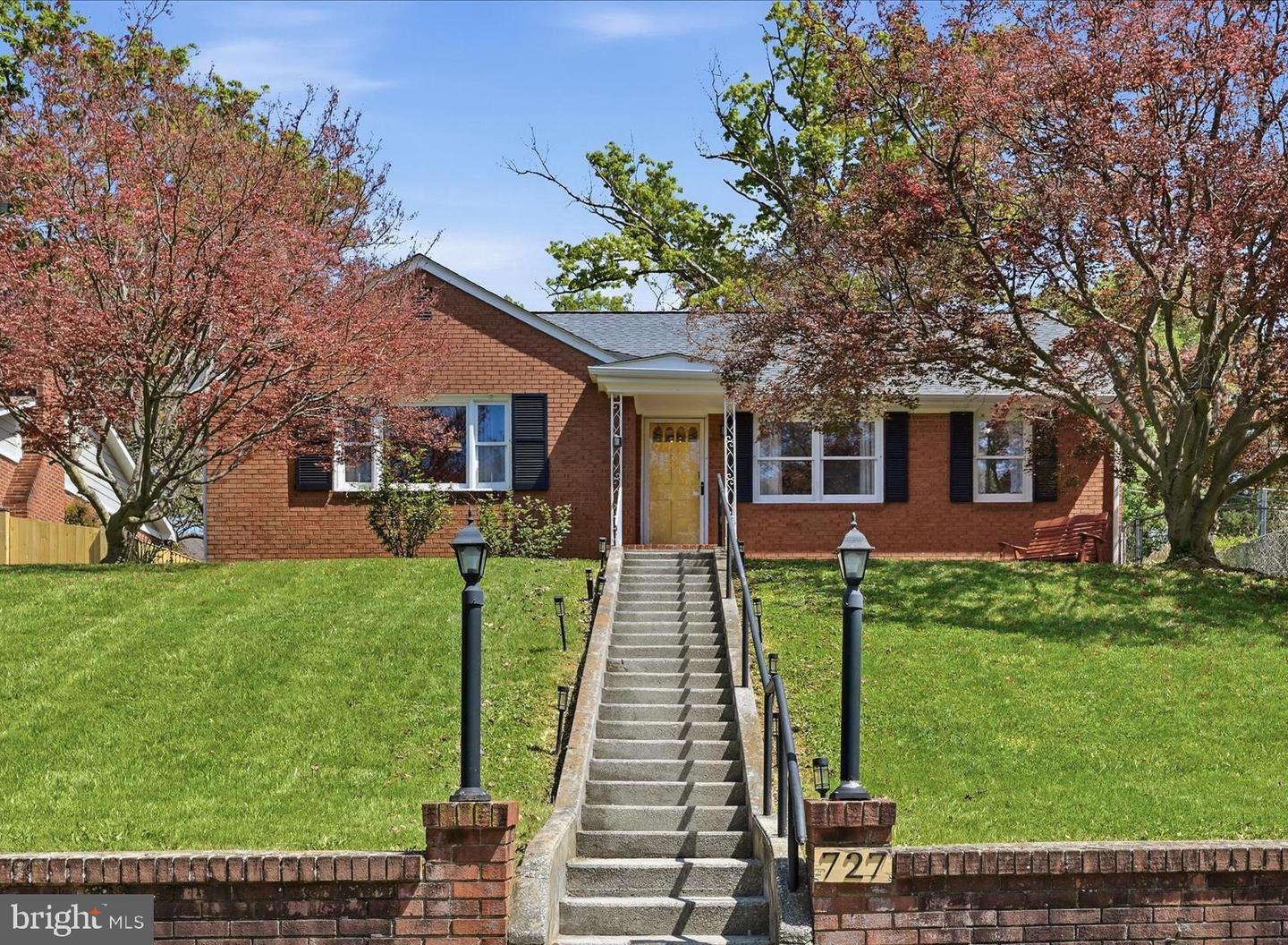 727 Morison Street, Charles Town