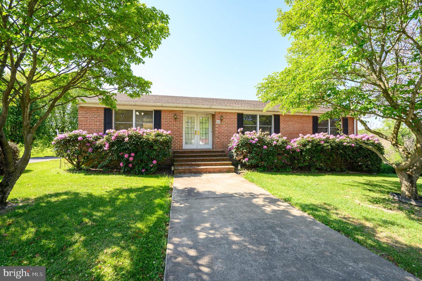 63 Brentwood Court