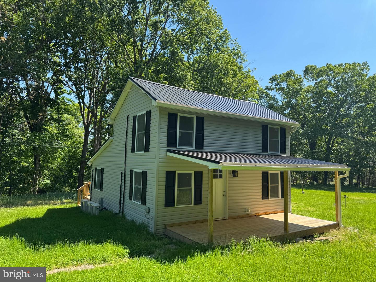 65 Dillow Ln