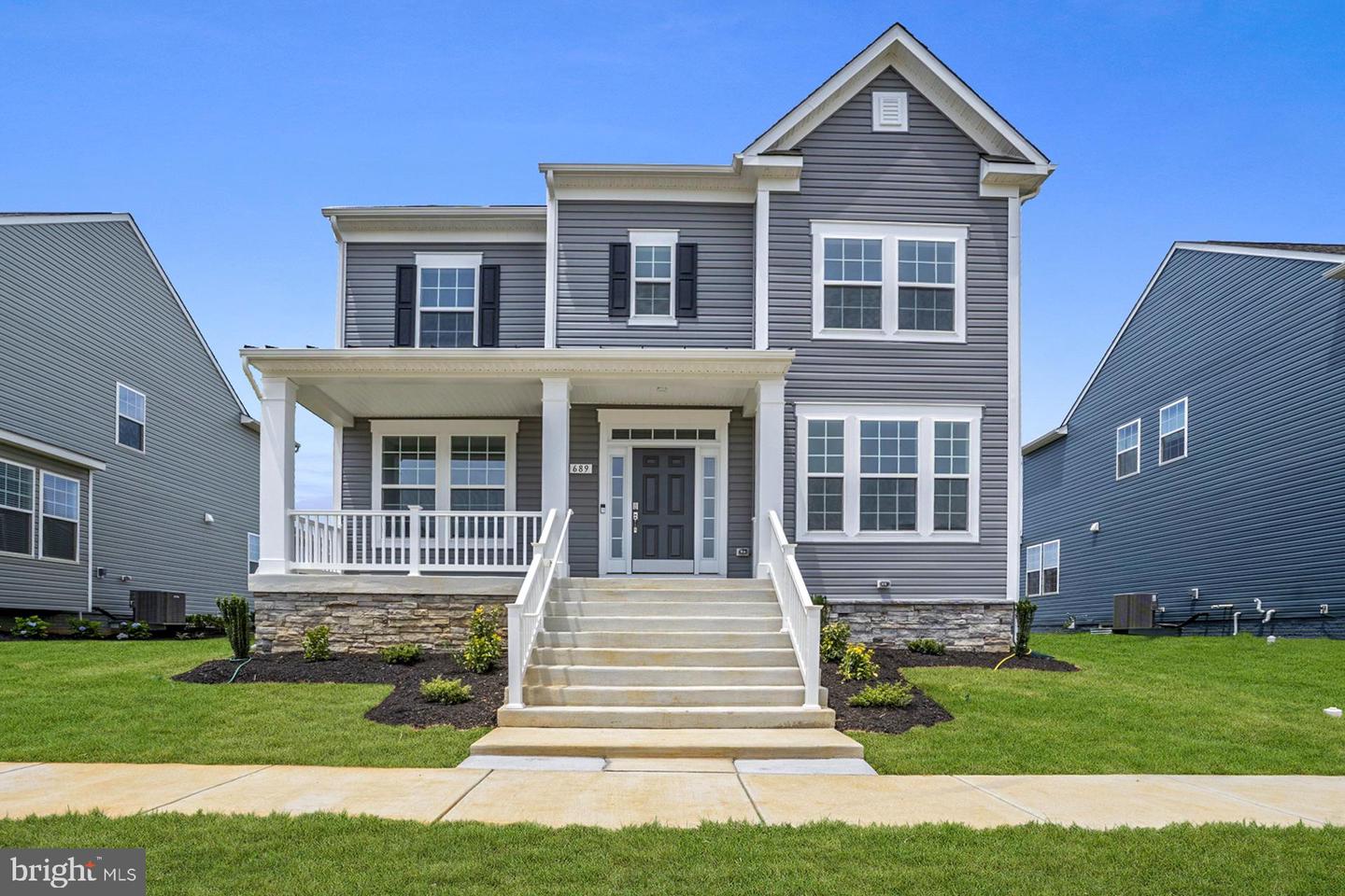 689 Lord Fairfax Street