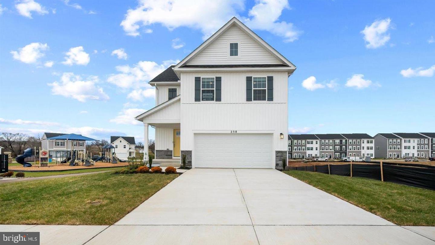 211 Eclipse Street, Charles Town