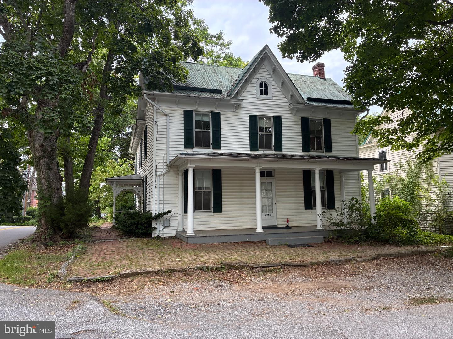 7 Old Prospect Avenue