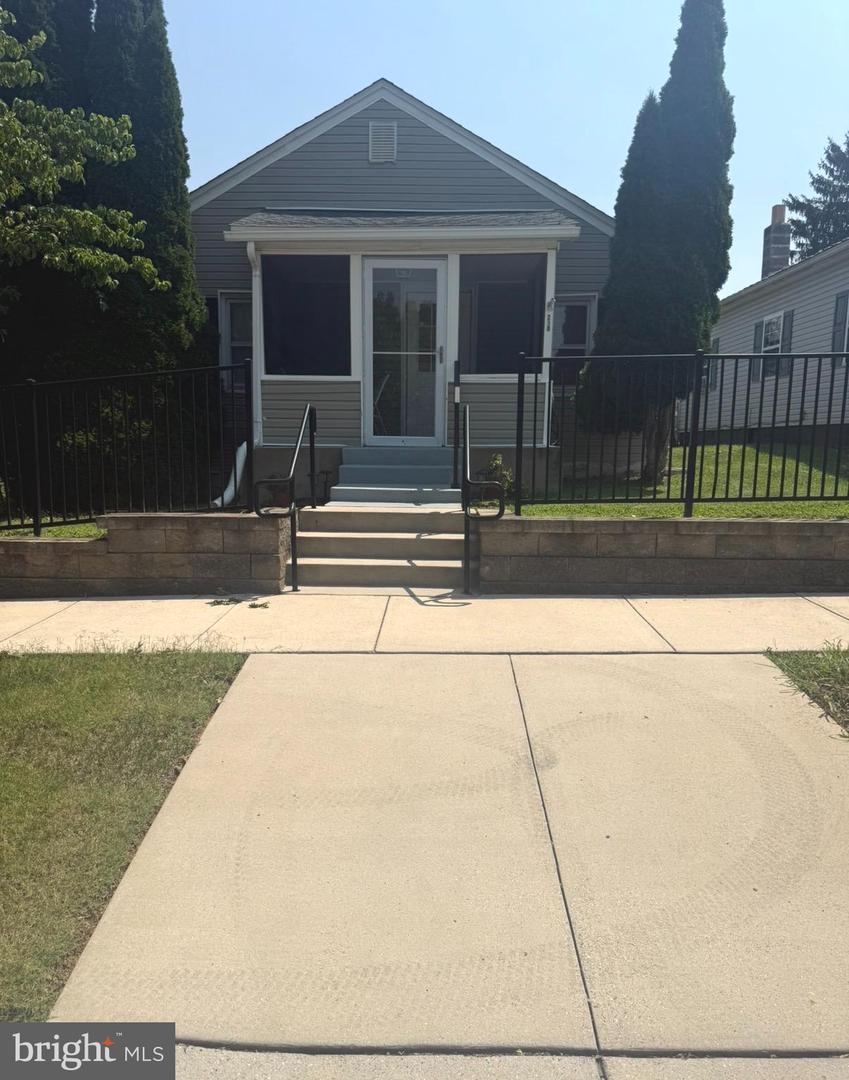 218 N Fairfax Boulevard